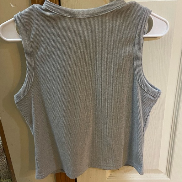 Sleeveless Ribbed Button-Up Top - Picture 2 of 3